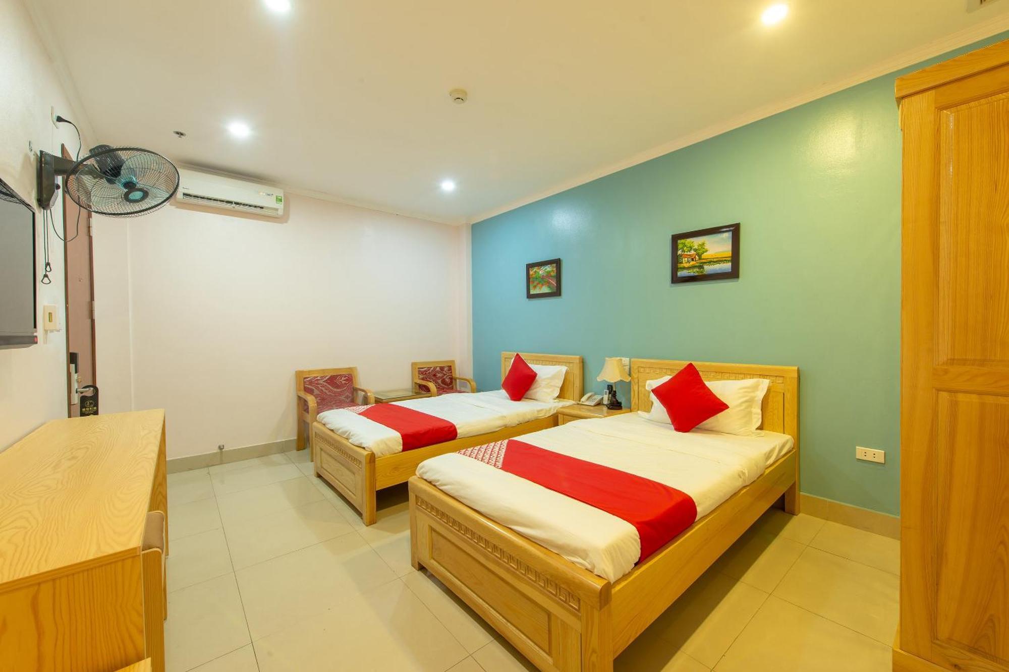Capital O 417 Truong Son Hotel Hanoi Bagian luar foto