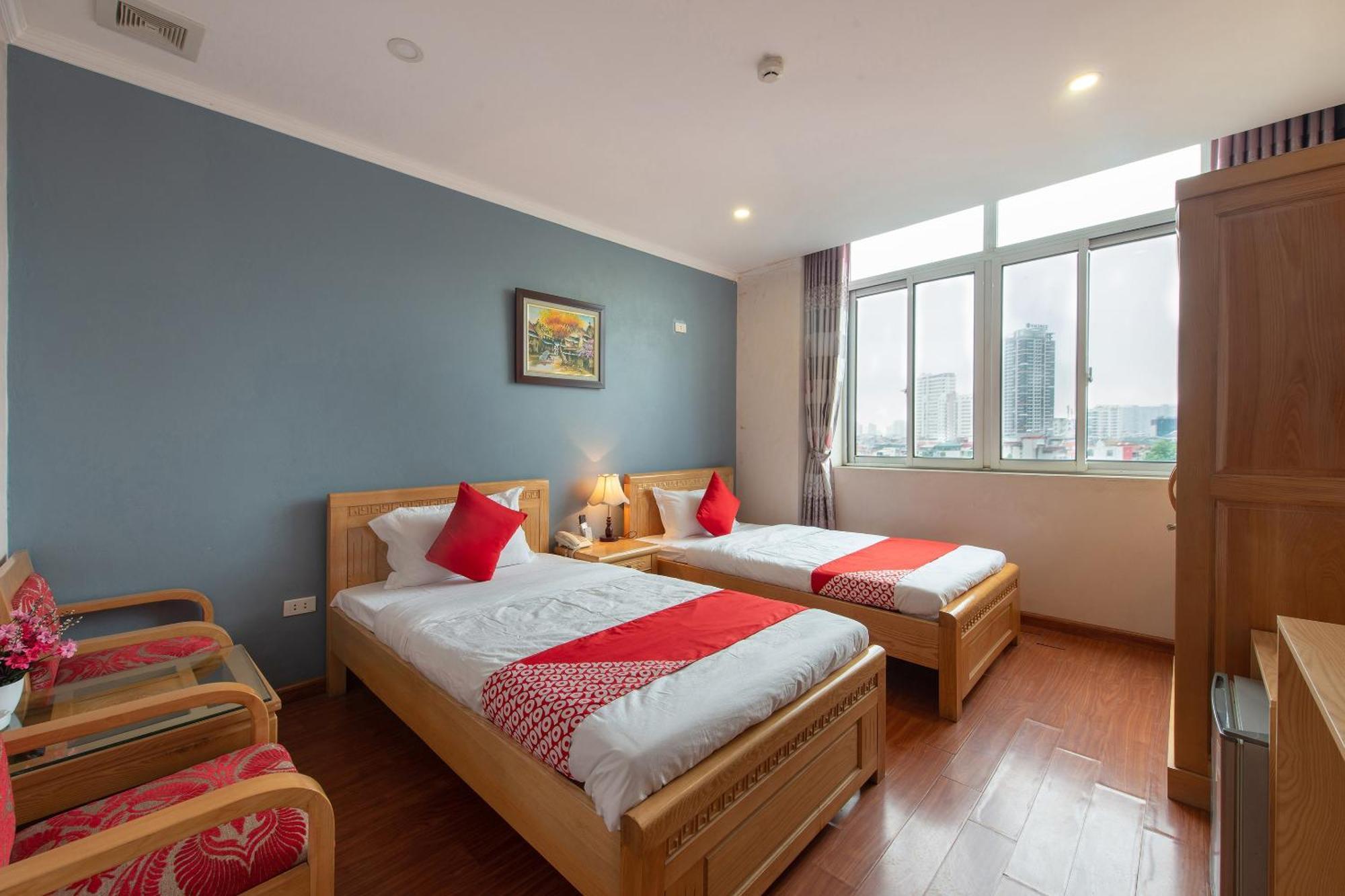 Capital O 417 Truong Son Hotel Hanoi Bagian luar foto