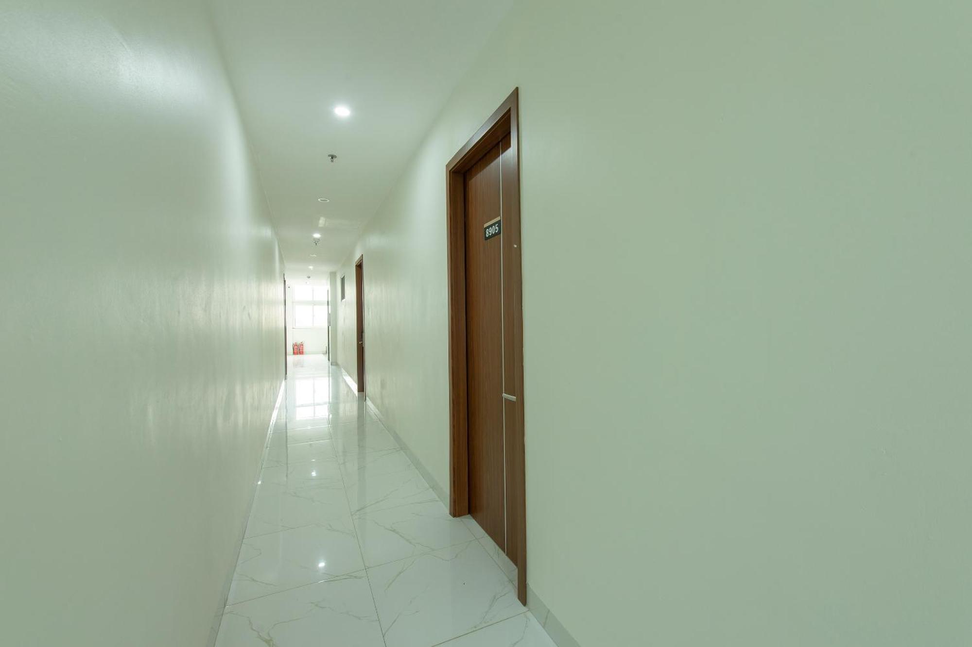 Capital O 417 Truong Son Hotel Hanoi Bagian luar foto