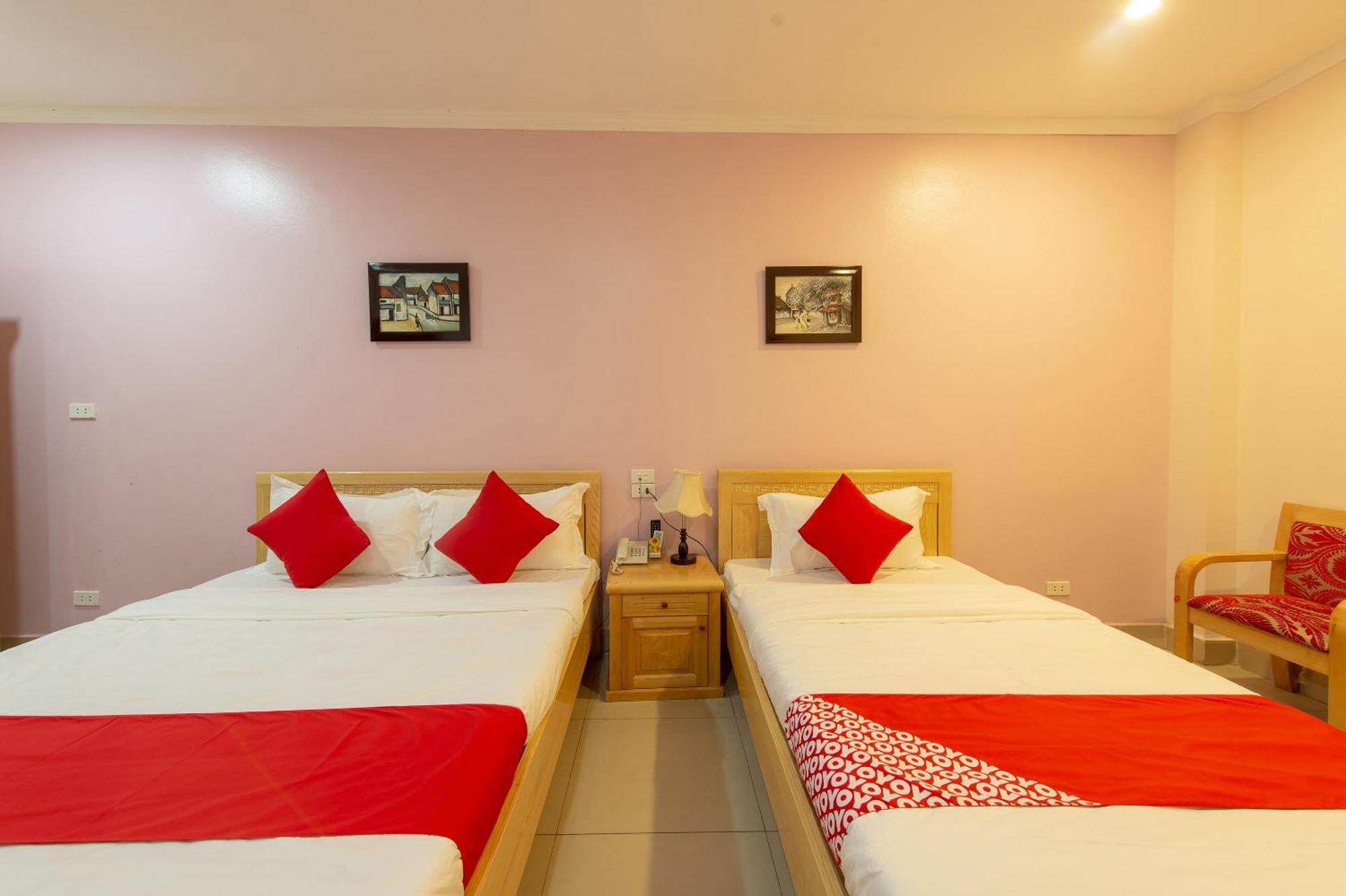 Capital O 417 Truong Son Hotel Hanoi Bagian luar foto