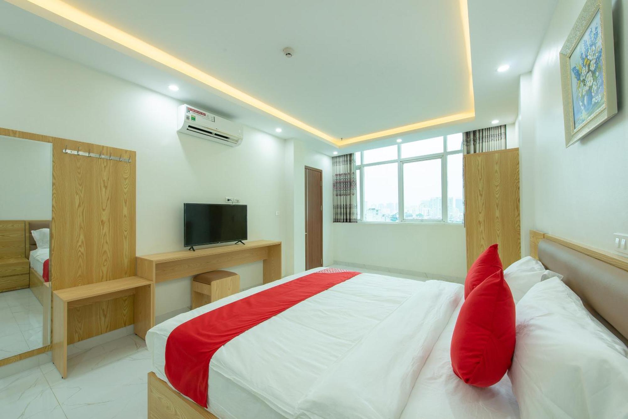 Capital O 417 Truong Son Hotel Hanoi Bagian luar foto