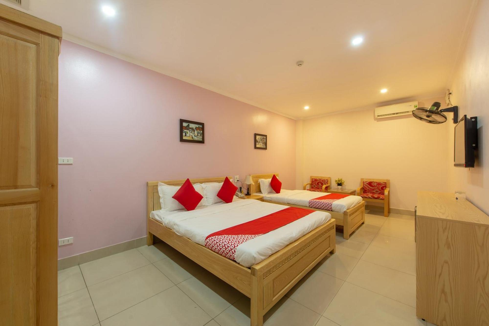 Capital O 417 Truong Son Hotel Hanoi Bagian luar foto