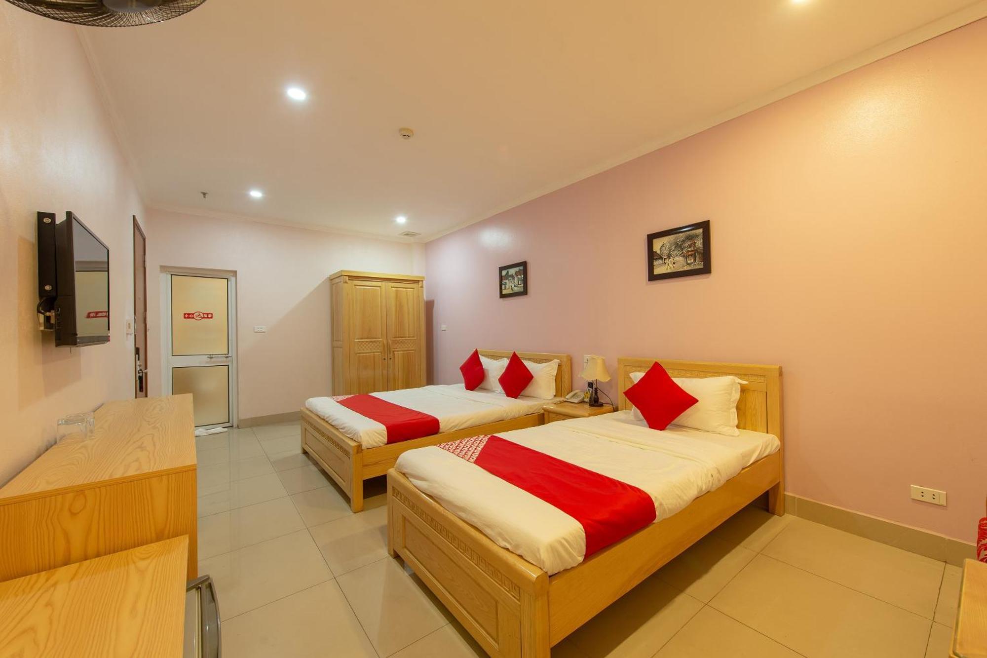 Capital O 417 Truong Son Hotel Hanoi Bagian luar foto