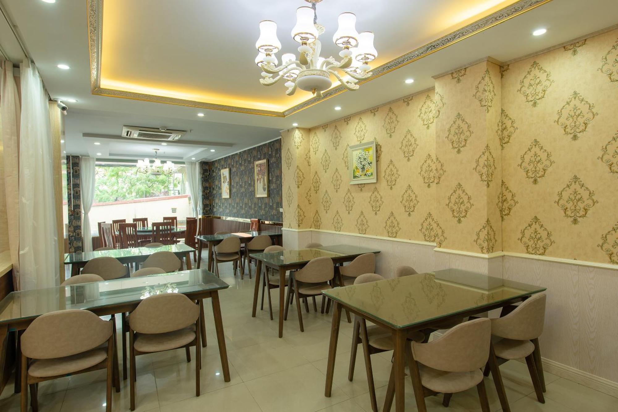 Capital O 417 Truong Son Hotel Hanoi Bagian luar foto